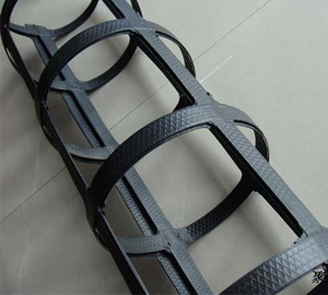 鋼塑複合土(tǔ)工(gōng)格栅